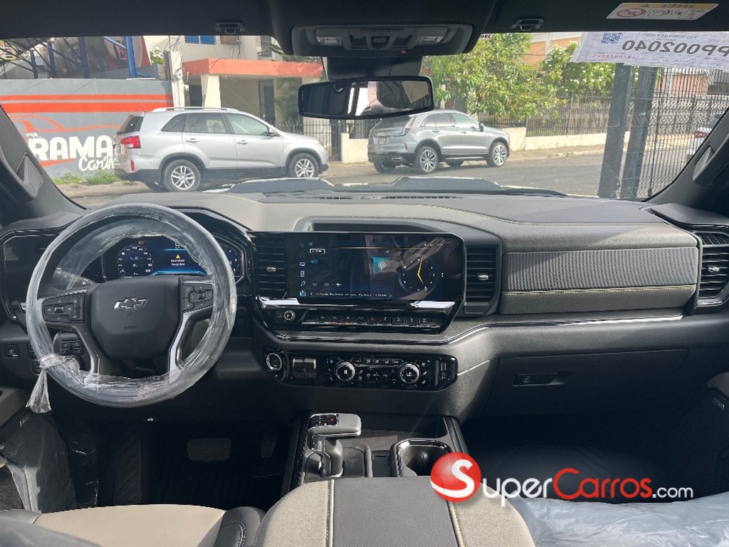 2025 Chevrolet Silverado ZR2 — foto 7 / 12