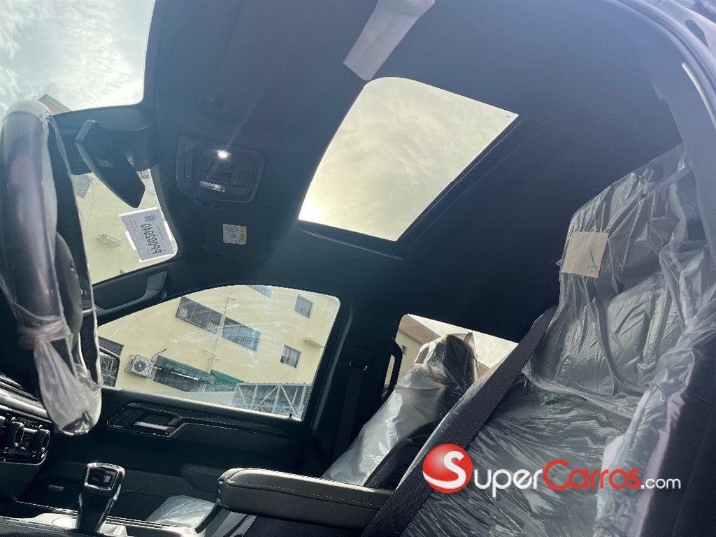 2025 Chevrolet Silverado ZR2 — foto 10 / 12