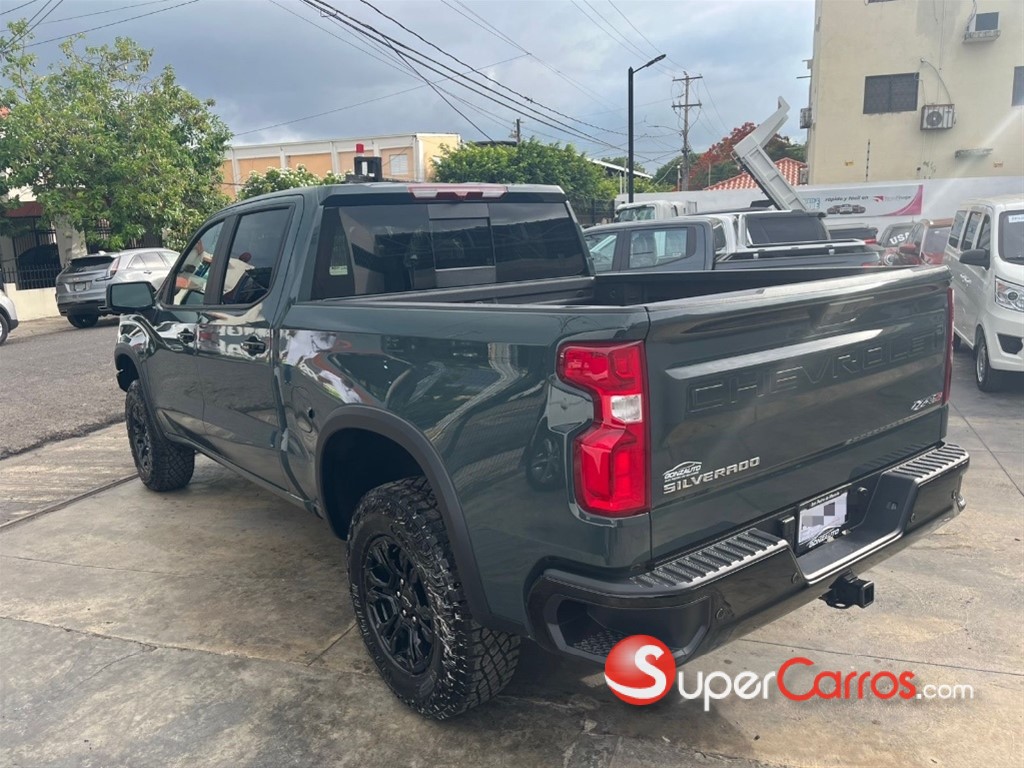 2025 Chevrolet Silverado ZR2 — foto 12 / 12