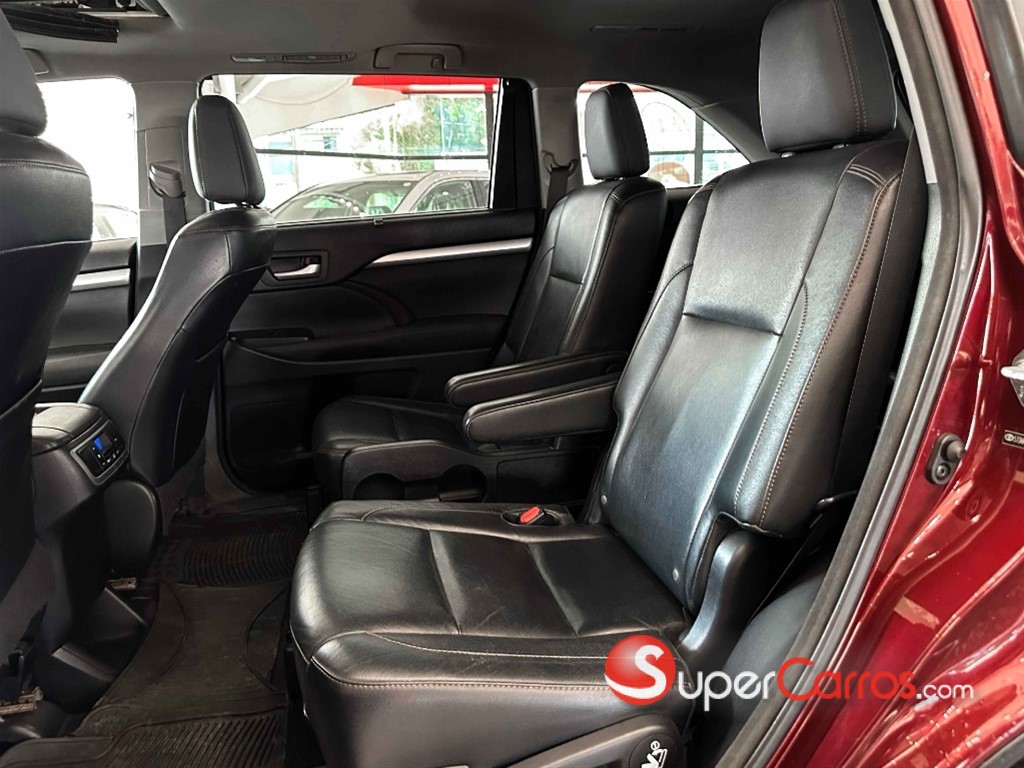 2014 Toyota Highlander XLE — foto 9 / 12
