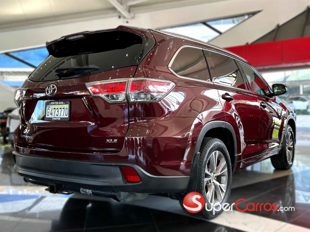 2014 Toyota Highlander XLE — foto 11 / 12