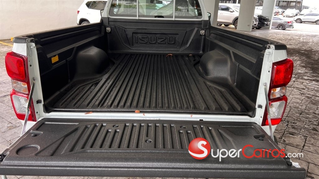 2027 Isuzu DMAX — foto 10 / 11