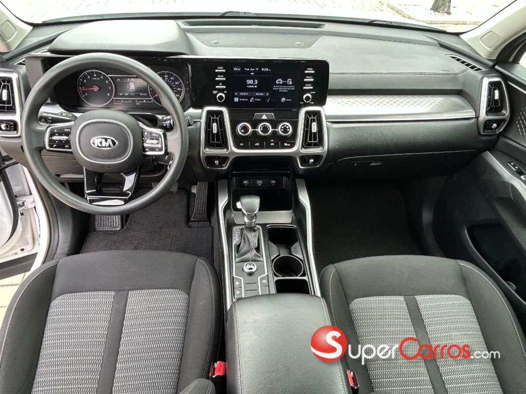 2021 Kia Sorento LX — foto 8 / 12