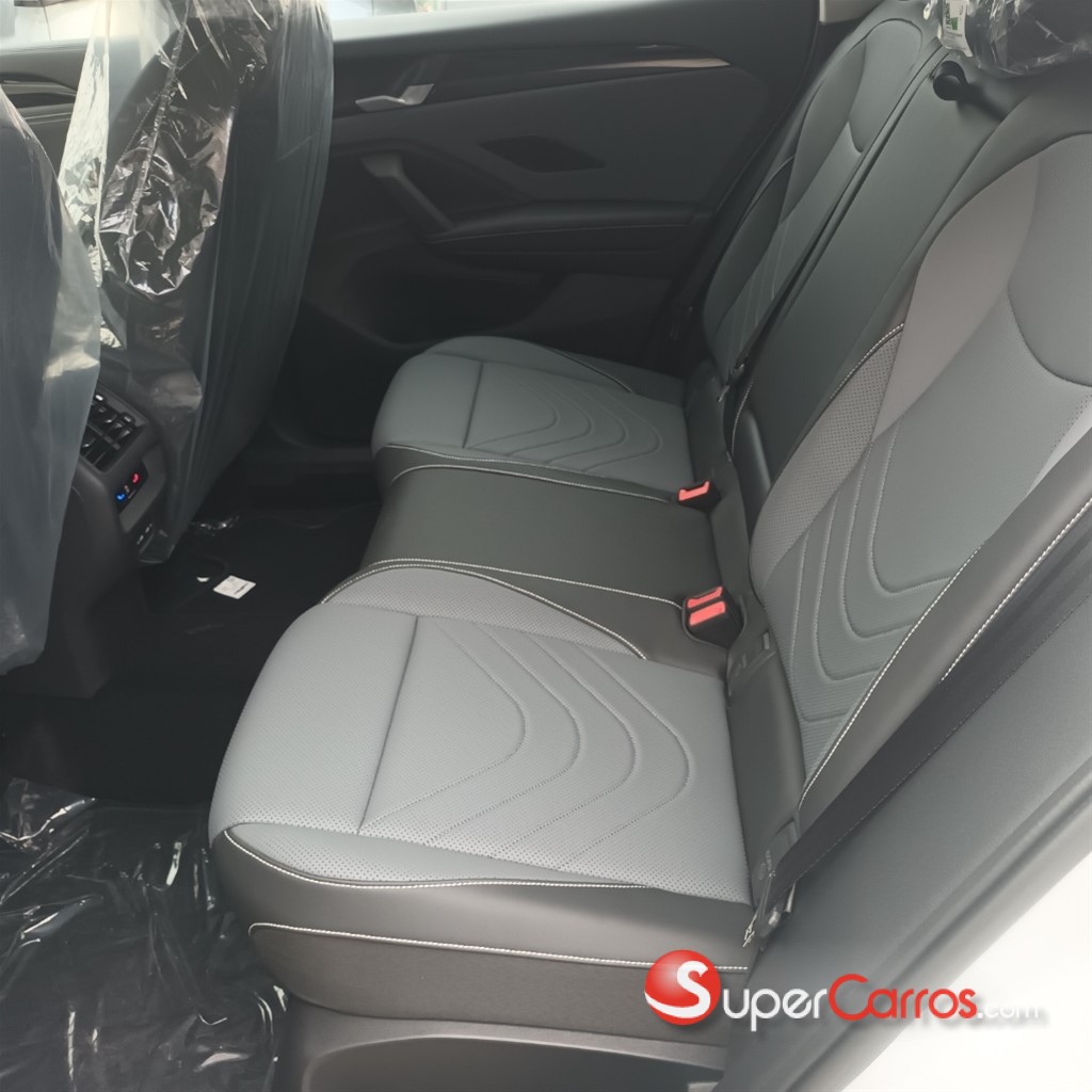 2026 Volkswagen Tiguan 250TSI — foto 7 / 9