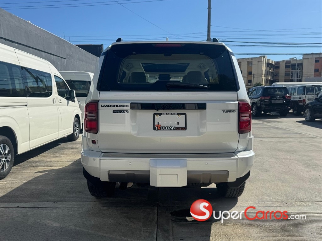 2027 Toyota Land Cruiser Prado Luxury 01 — foto 5 / 11
