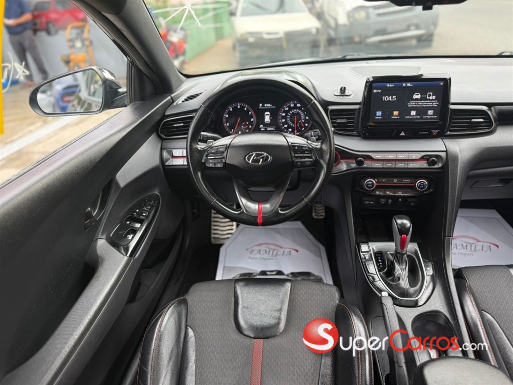 2020 Hyundai Veloster Turbo — foto 7 / 10