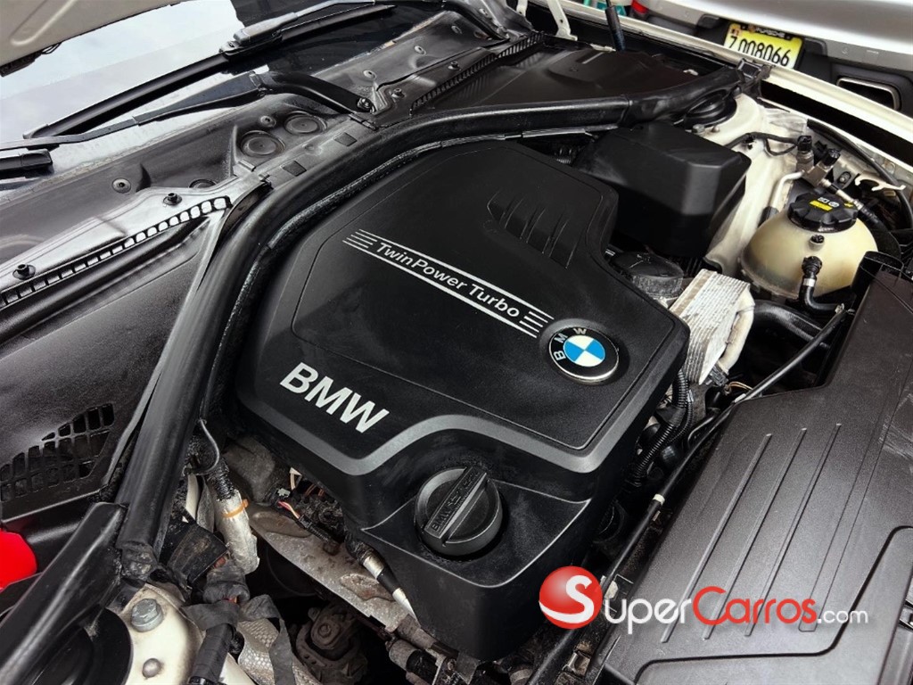 2015 BMW Serie 3 328i — foto 2 / 12