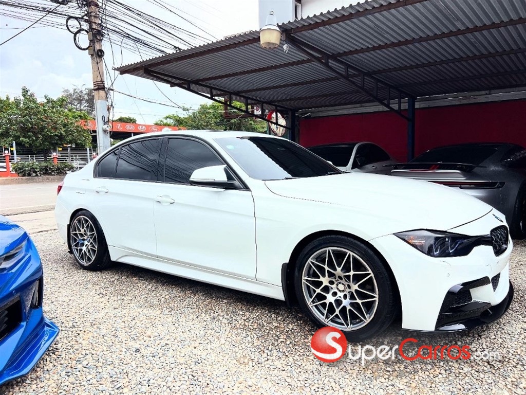 2015 BMW Serie 3 328i — foto 10 / 12