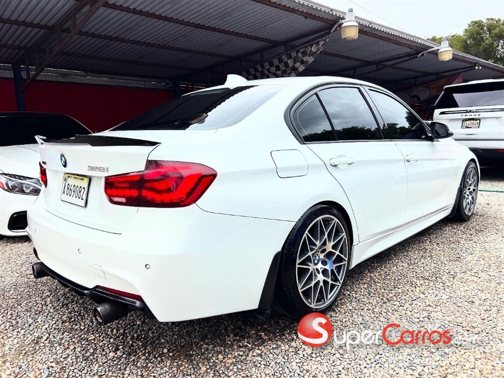 2015 BMW Serie 3 328i — foto 11 / 12