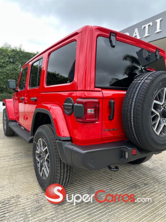 2025 Jeep Wrangler Unlimited Sahara — foto 4 / 7