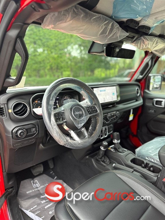 2025 Jeep Wrangler Unlimited Sahara — foto 6 / 7