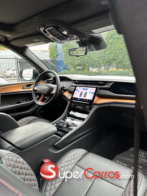 2024 Jeep Grand Cherokee Summit Reserve — foto 4 / 12