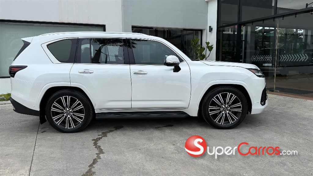 2026 Lexus LX 700 H Urban — foto 3 / 11