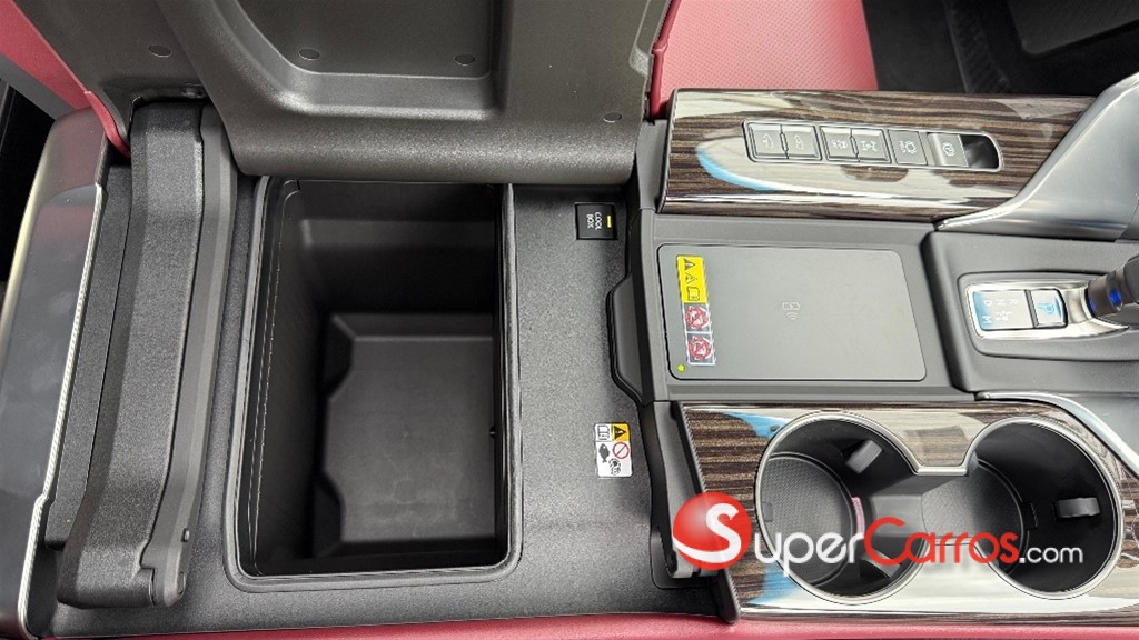 2026 Lexus LX 700 H Urban — foto 10 / 11