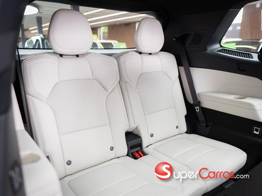 2025 Lynk CO 09 Ultra — foto 10 / 12