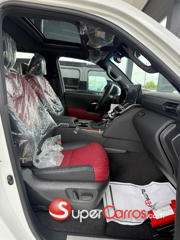 2026 Toyota Land Cruiser VXR — foto 2 / 8