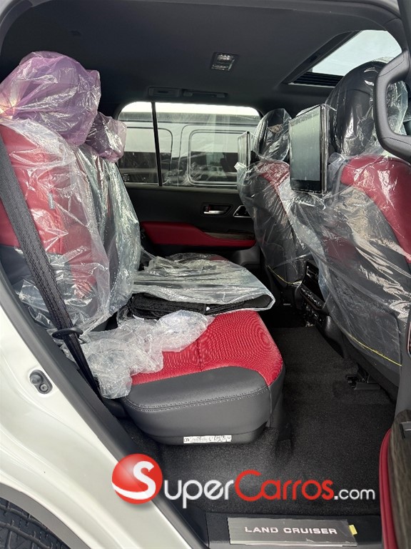 2026 Toyota Land Cruiser VXR — foto 3 / 8