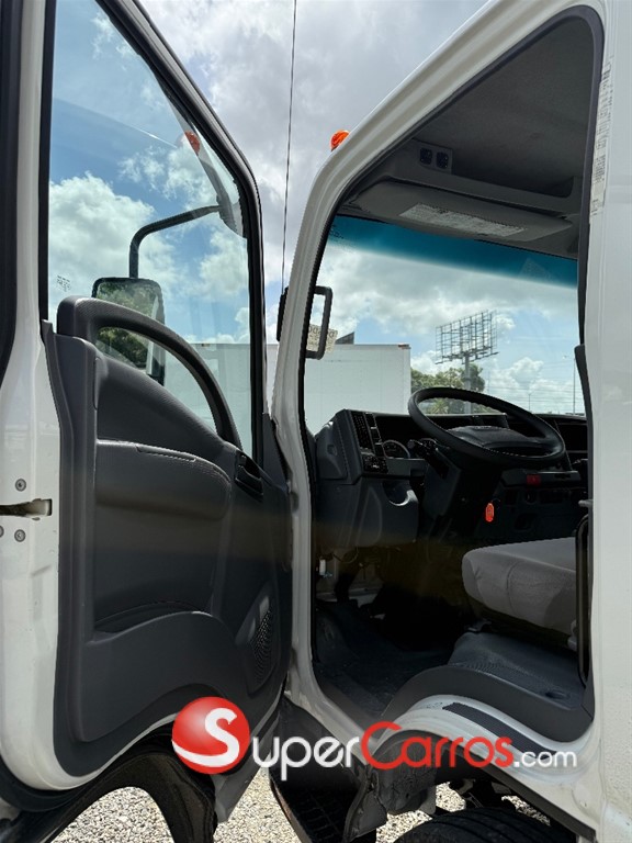 2018 Isuzu Camion — foto 3 / 7