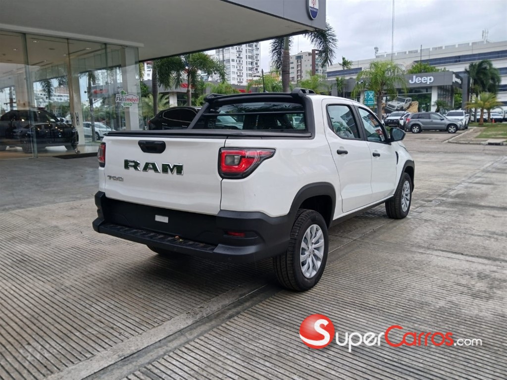 2026 Ram 700 SLT — foto 3 / 7
