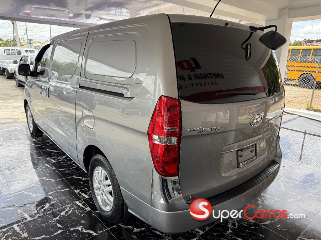 2018 Hyundai Grand Starex — foto 4 / 9