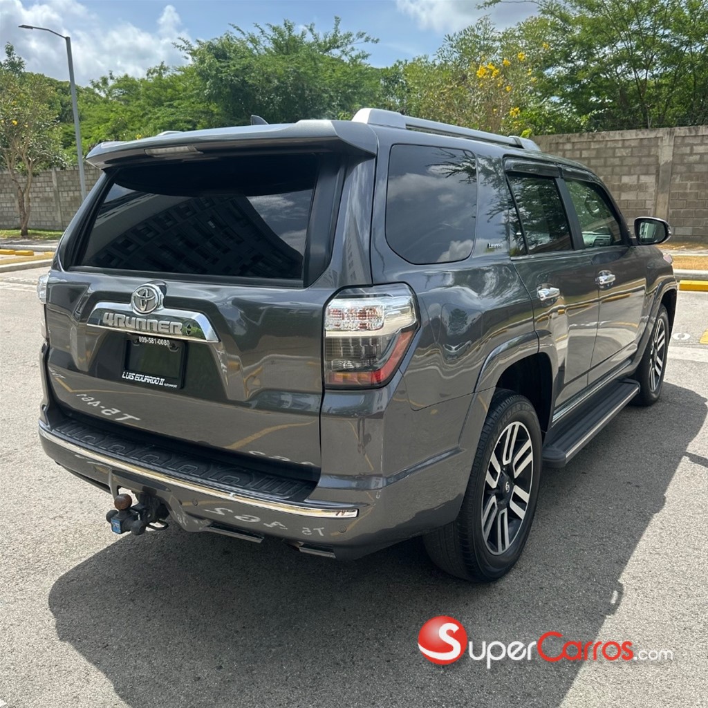 2017 Toyota 4 Runner — foto 8 / 9