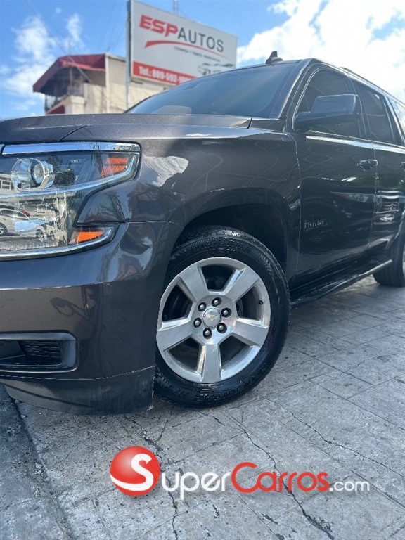 2017 Chevrolet Tahoe LT — foto 2 / 10