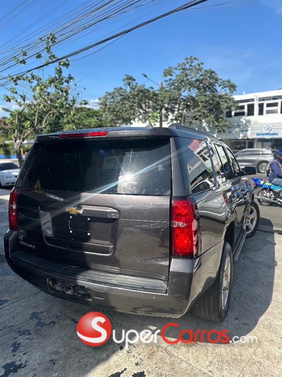 2017 Chevrolet Tahoe LT — foto 3 / 10