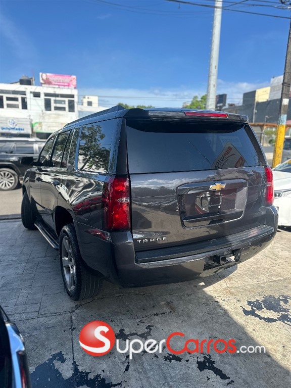 2017 Chevrolet Tahoe LT — foto 4 / 10