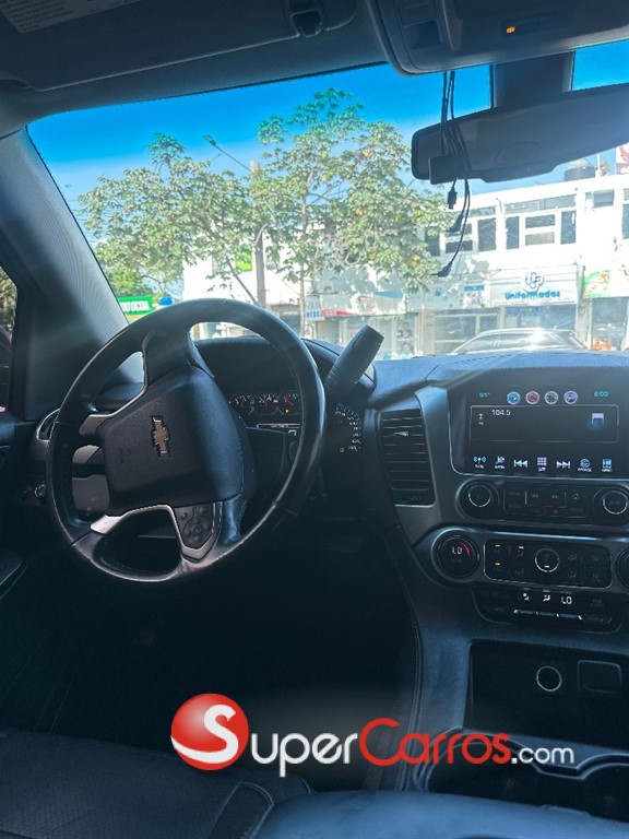 2017 Chevrolet Tahoe LT — foto 9 / 10