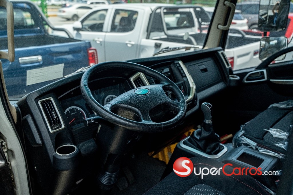 2025 Isuzu REWARD — foto 6 / 12