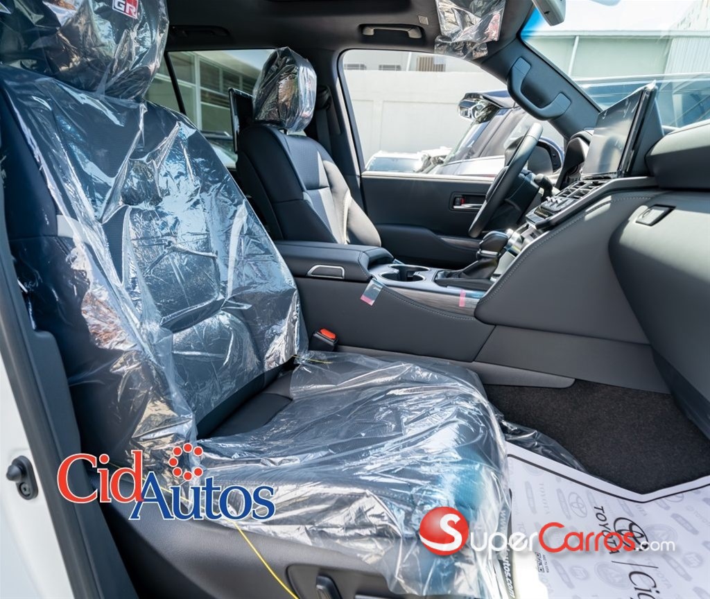 2026 Toyota Land Cruiser GR SPORT — foto 8 / 10