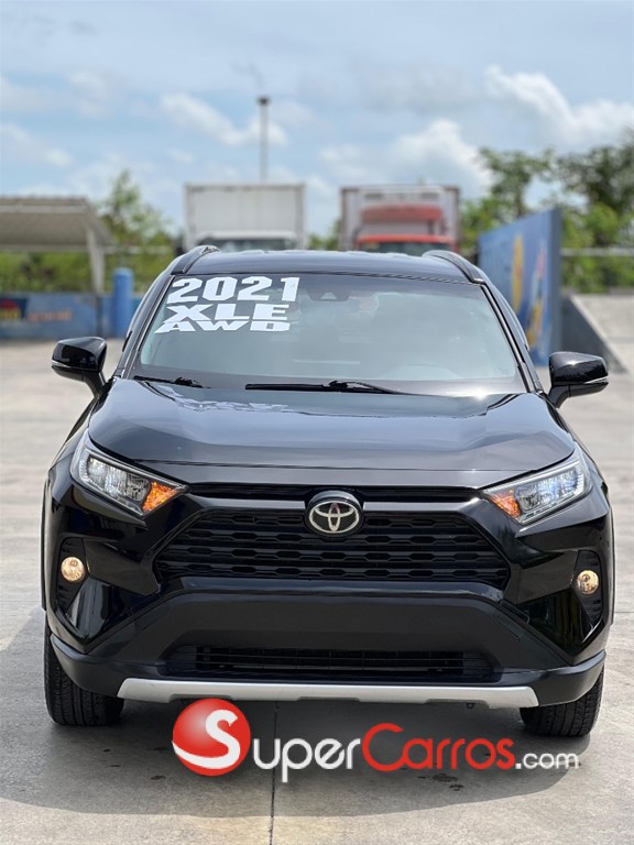 2021 Toyota RAV4 XLE — foto 2 / 12