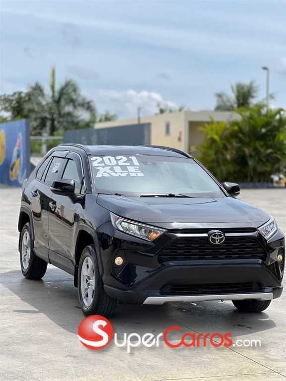 2021 Toyota RAV4 XLE — foto 4 / 12
