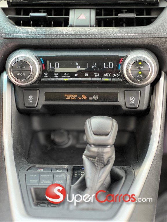 2021 Toyota RAV4 XLE — foto 10 / 12