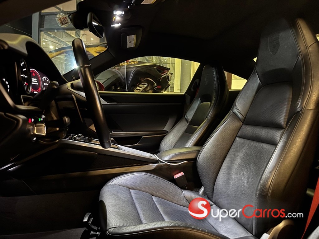 2020 Porsche 911 Carrera S — foto 9 / 10