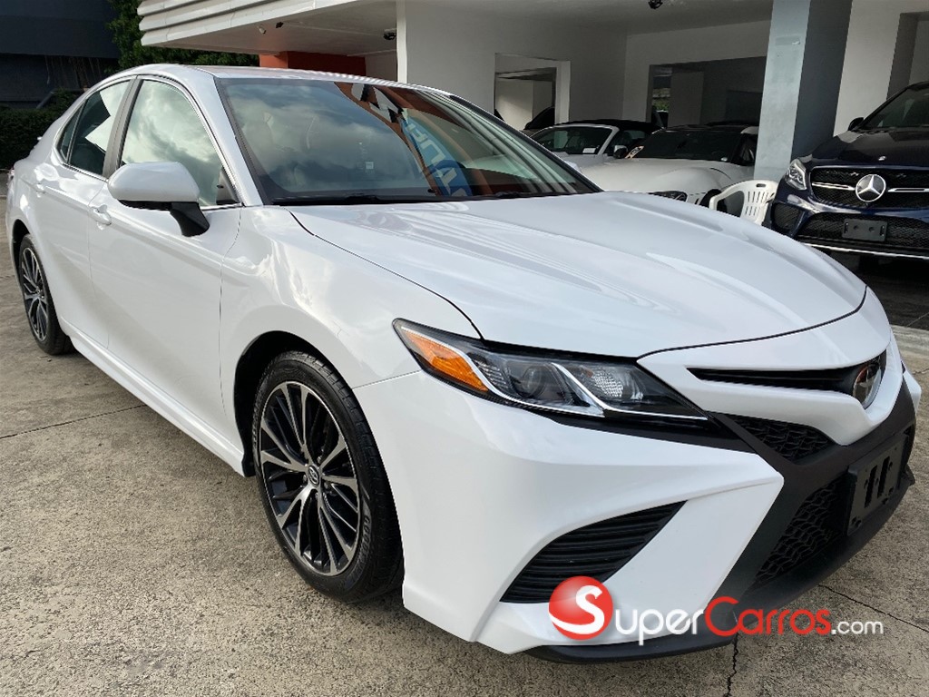 2020 Toyota Camry SE — foto 4 / 12