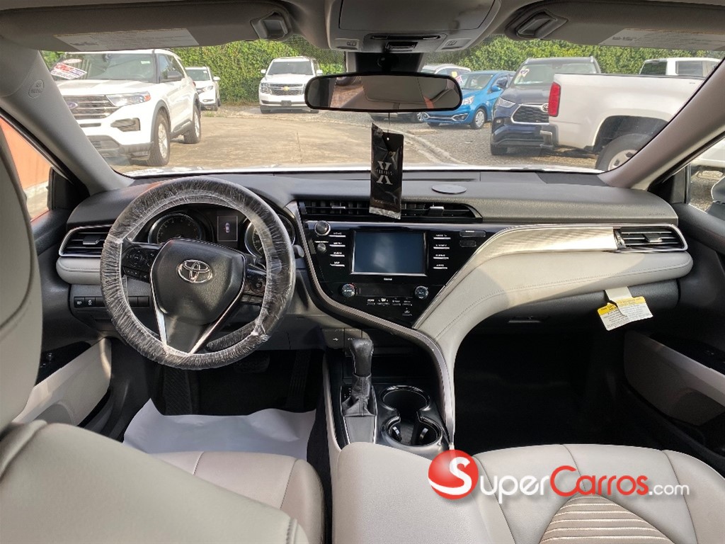 2020 Toyota Camry SE — foto 6 / 12