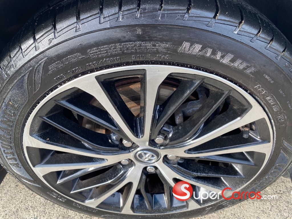 2020 Toyota Camry SE — foto 9 / 12