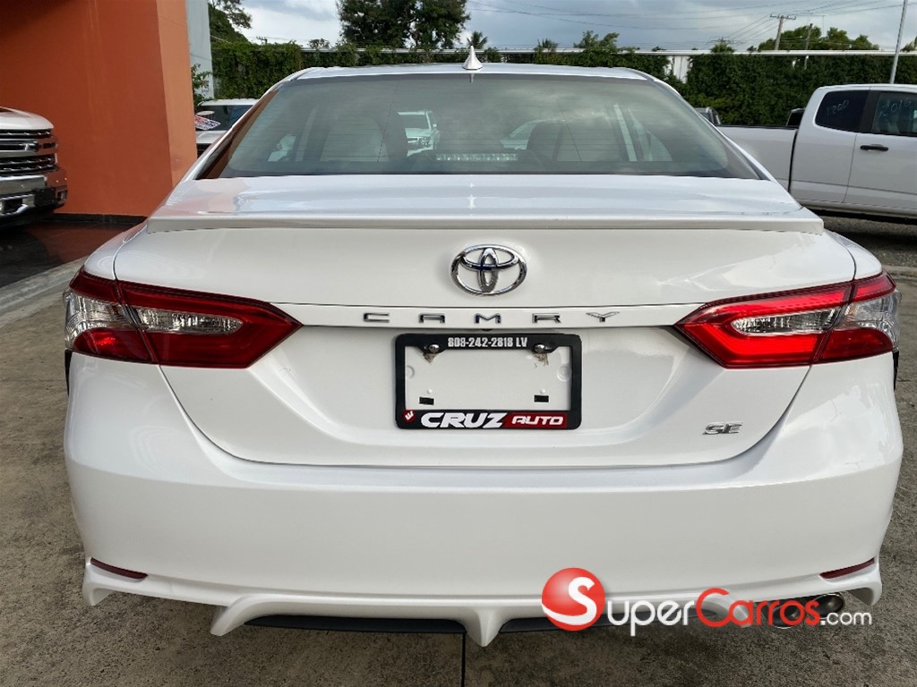 2020 Toyota Camry SE — foto 10 / 12
