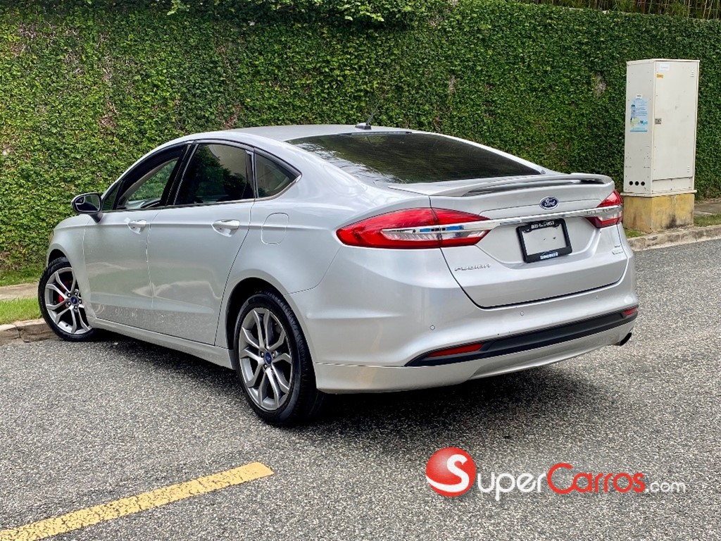 2017 Ford Fusion SE — foto 6 / 11
