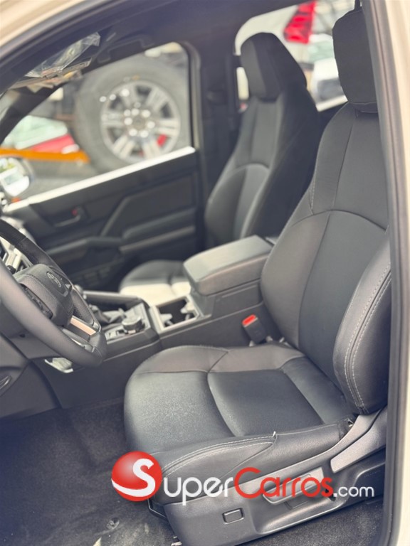2026 Toyota 4 Runner SR5 — foto 9 / 10
