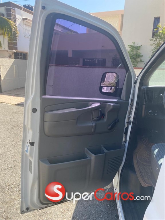 2012 Chevrolet Express — foto 2 / 8
