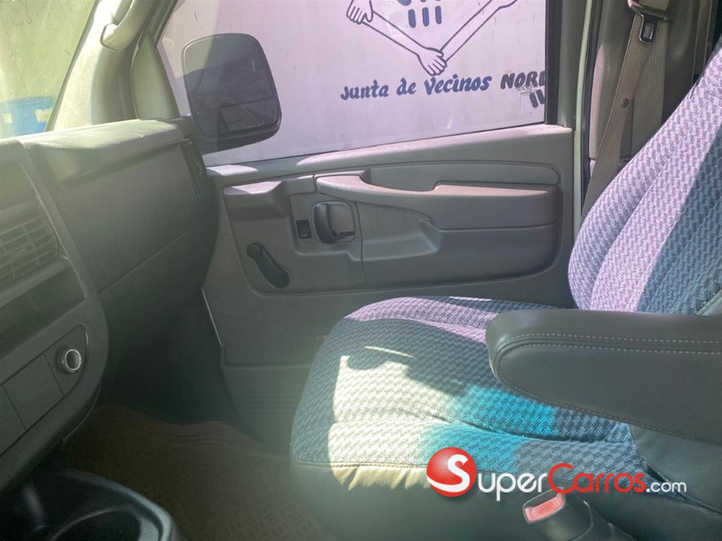 2012 Chevrolet Express — foto 3 / 8