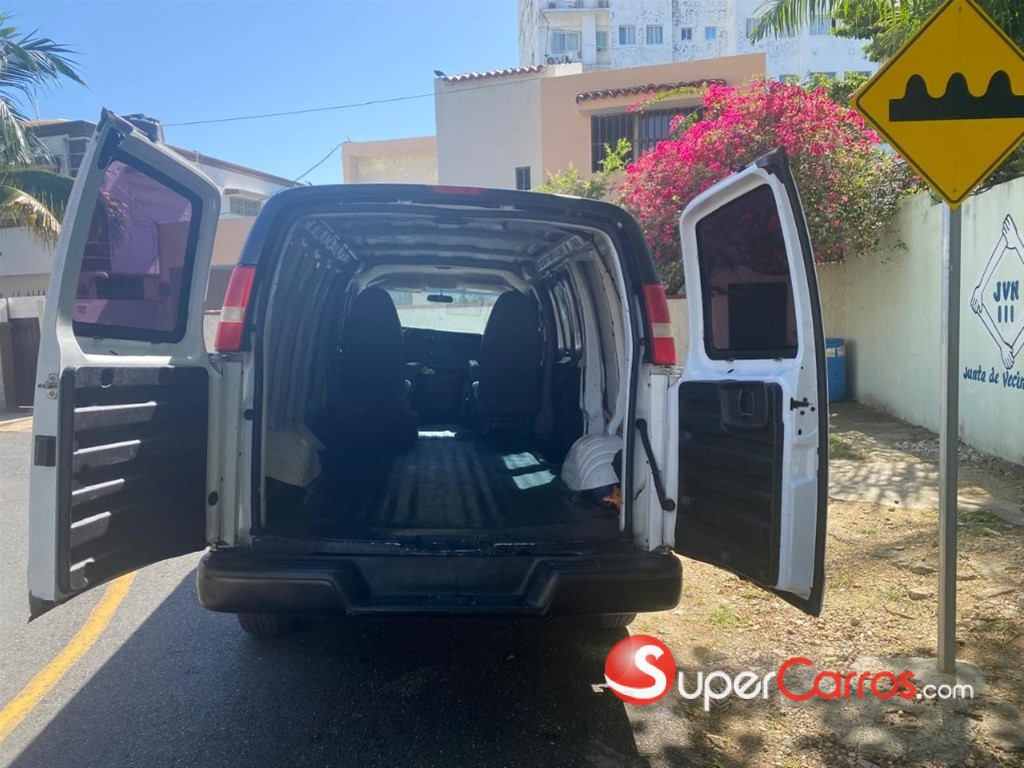 2012 Chevrolet Express — foto 5 / 8