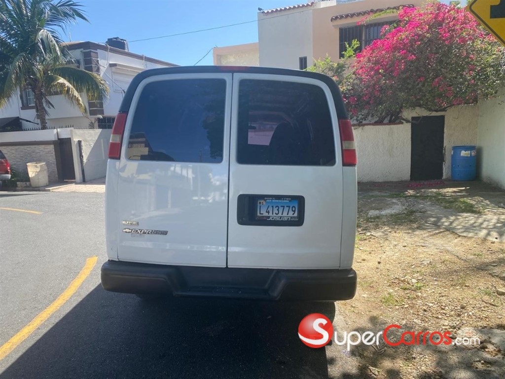 2012 Chevrolet Express — foto 7 / 8