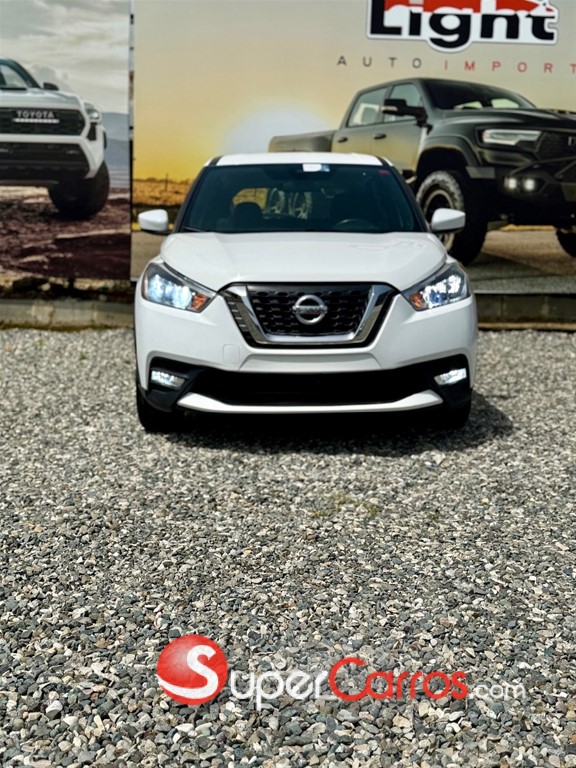 2020 Nissan Kicks SV — foto 2 / 11