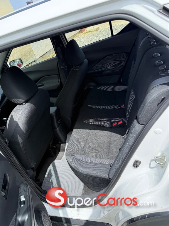 2020 Nissan Kicks SV — foto 9 / 11
