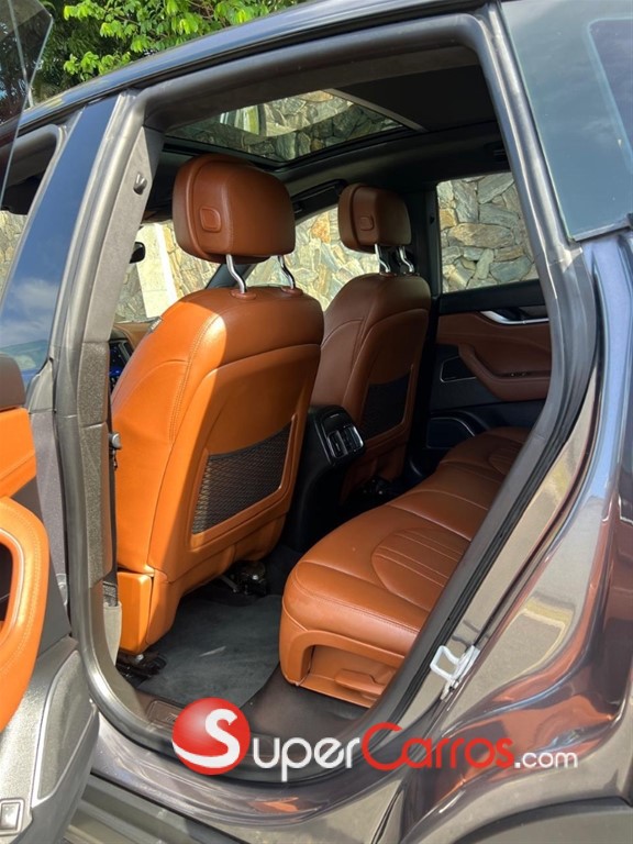 2018 Maserati Levante — foto 6 / 10