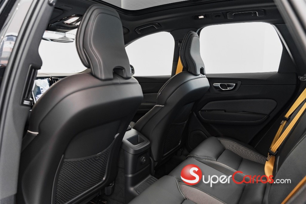 2025 Volvo XC60 Polestar — foto 9 / 12