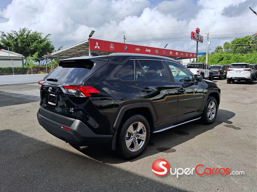 2022 Toyota RAV4 LE — foto 4 / 12